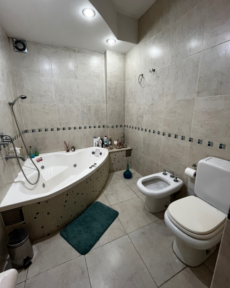 CASA DE 3 DORMITORIOS EN VNETA