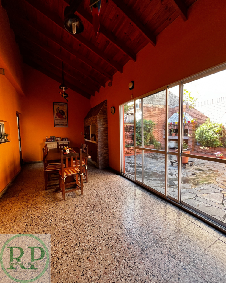 CASA DE 3 DORMITORIOS EN VNETA