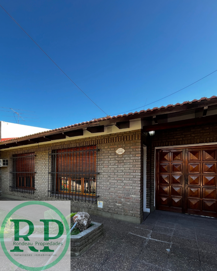 CASA DE 2 DORMITORIOS CON COCHERA EN ALQUILER