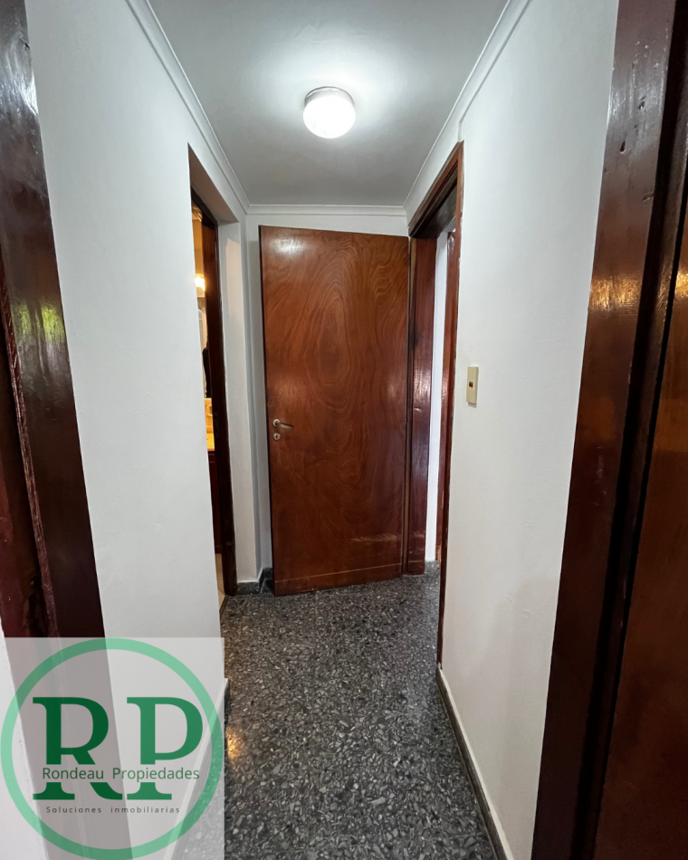 CASA DE 2 DORMITORIOS CON COCHERA EN ALQUILER