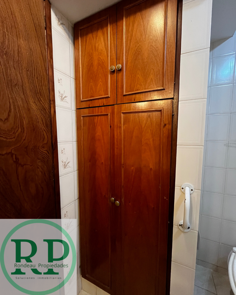 CASA DE 2 DORMITORIOS CON COCHERA EN ALQUILER