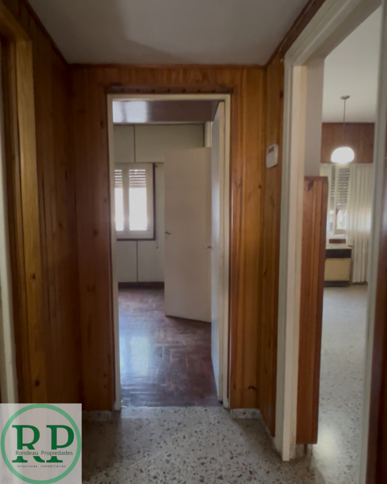 CASA DE 2 DORMITORIOS Y COCHERA DOBLE EN ALQUILER