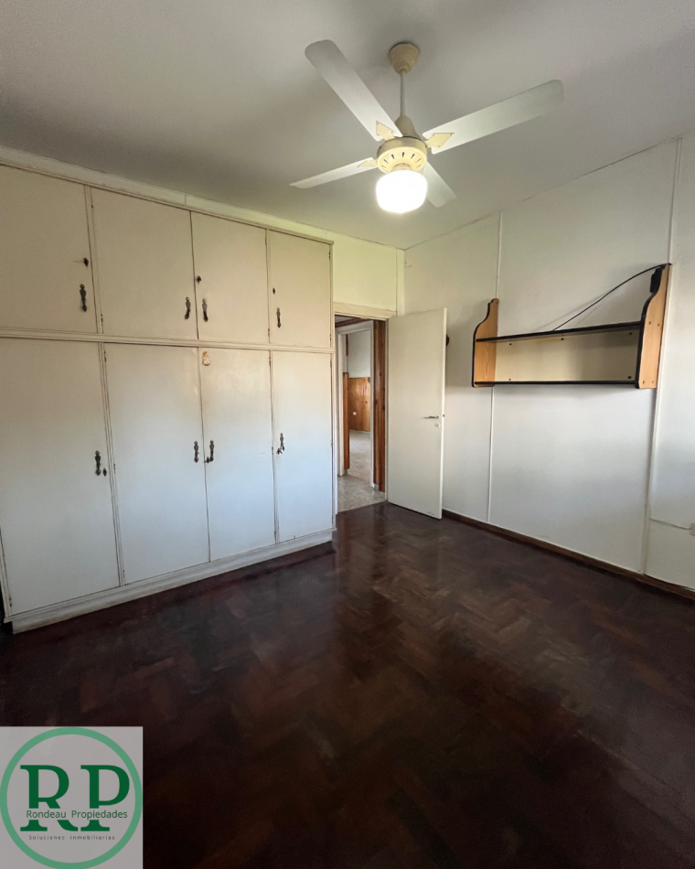 CASA DE 2 DORMITORIOS Y COCHERA DOBLE EN ALQUILER