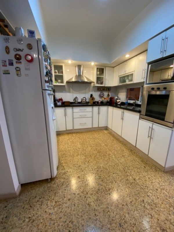 CASA DE 3 DORMITORIOS EN VENTA